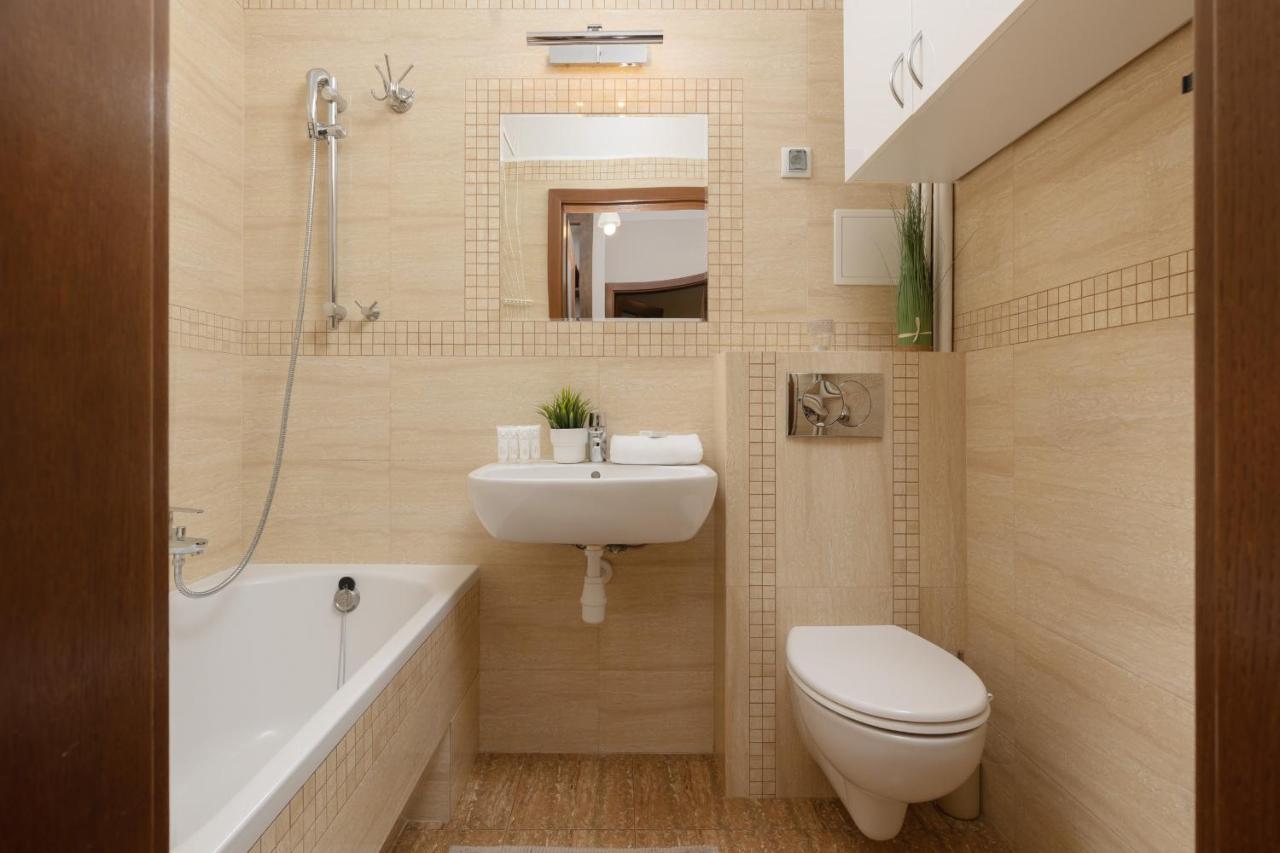 Metro Raclawicka Cozy Studio Apartment By Noclegi Renters Varşovia Exterior foto